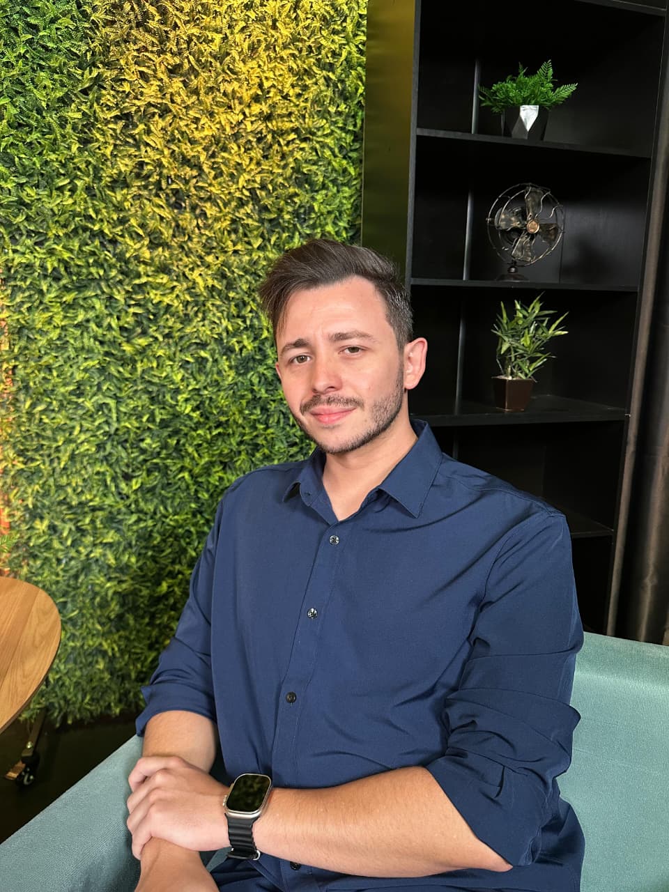 Vinícius Luz, psicólogo clínico e criador da LivreMENTE
